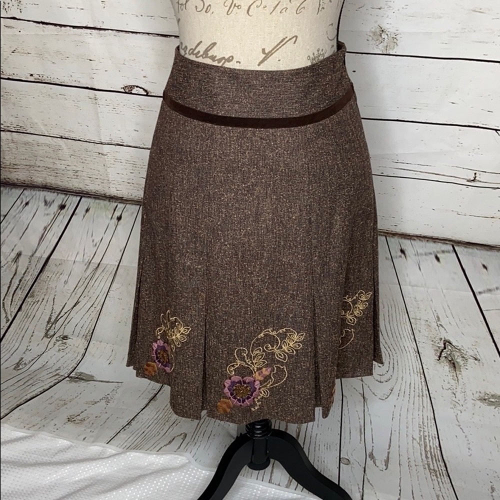 𝅺MADISON Studio Skirt with Embroidery - Picture 5 of 5